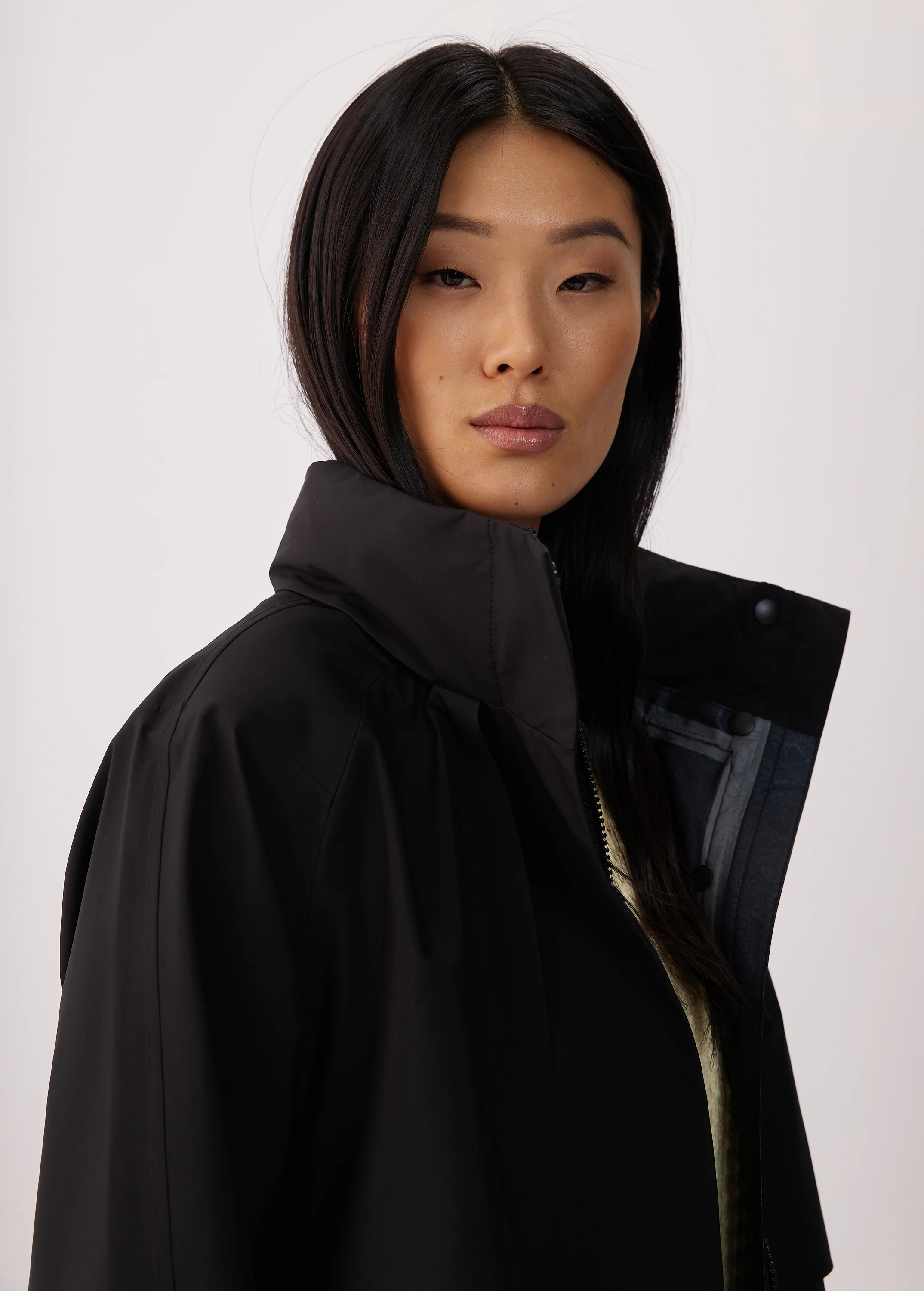 Alizé Short Trench Coat - Image 13