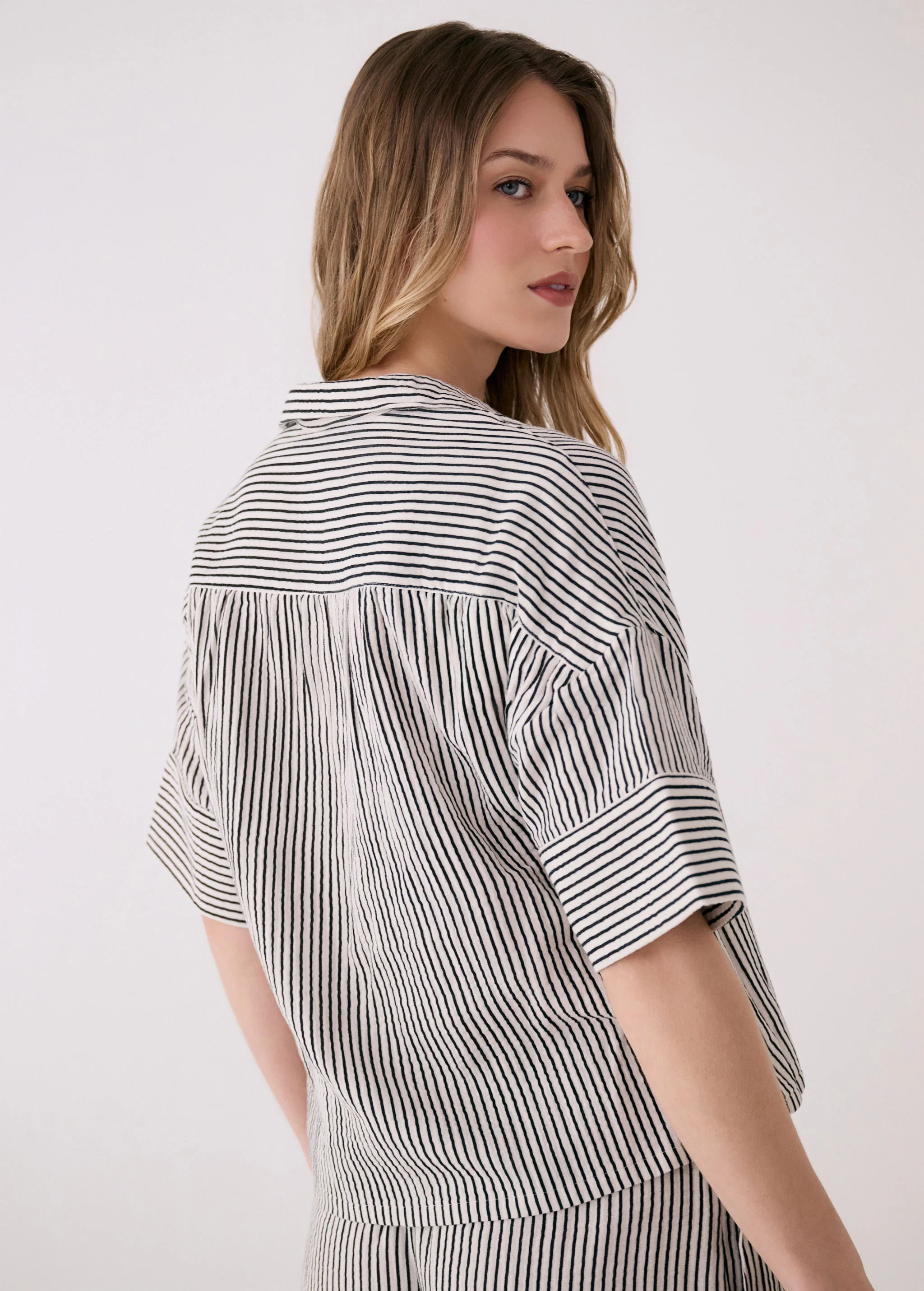 Bella Short Sleeve - Image 3