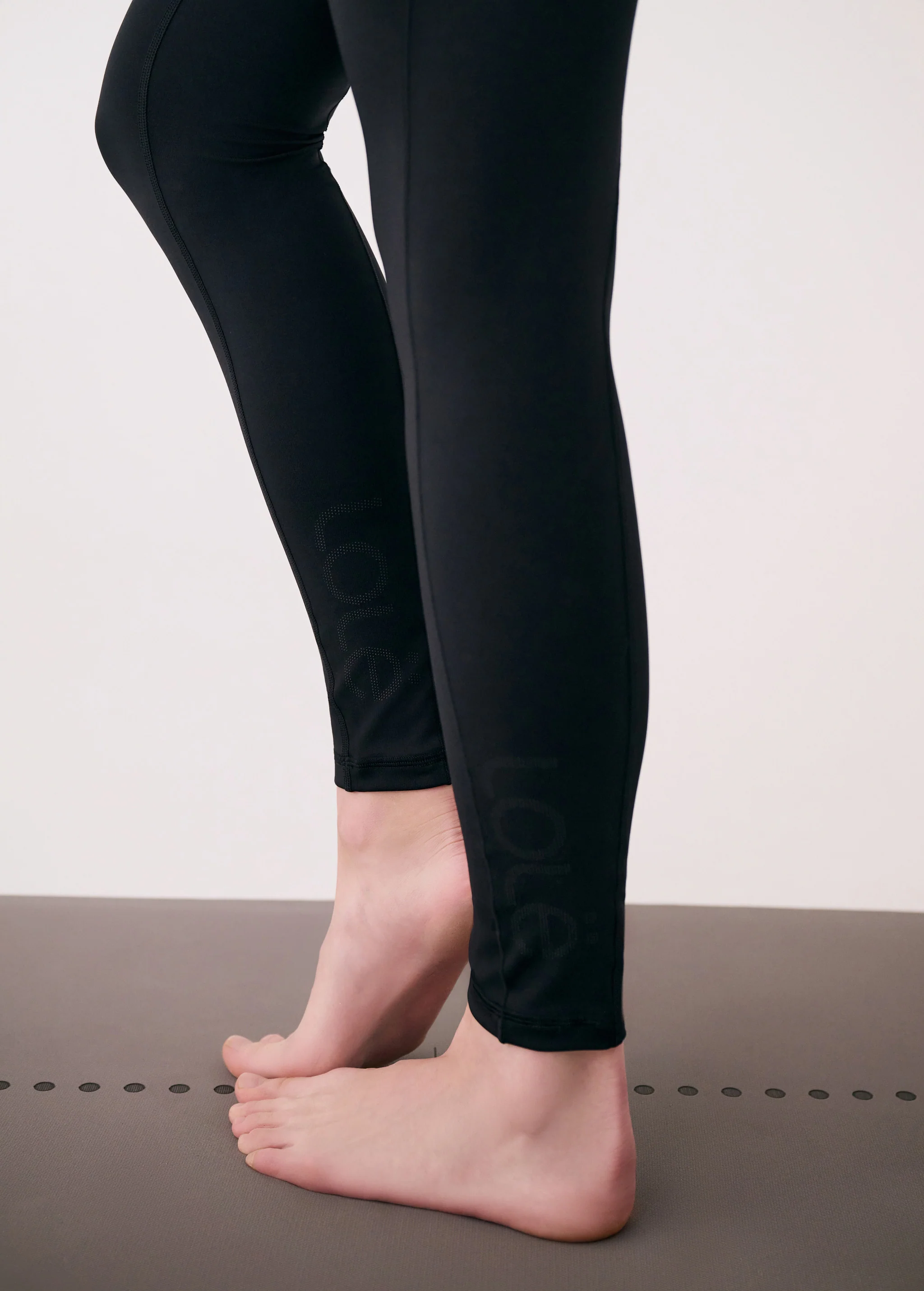 Boost Ankle Leggings - Image 5