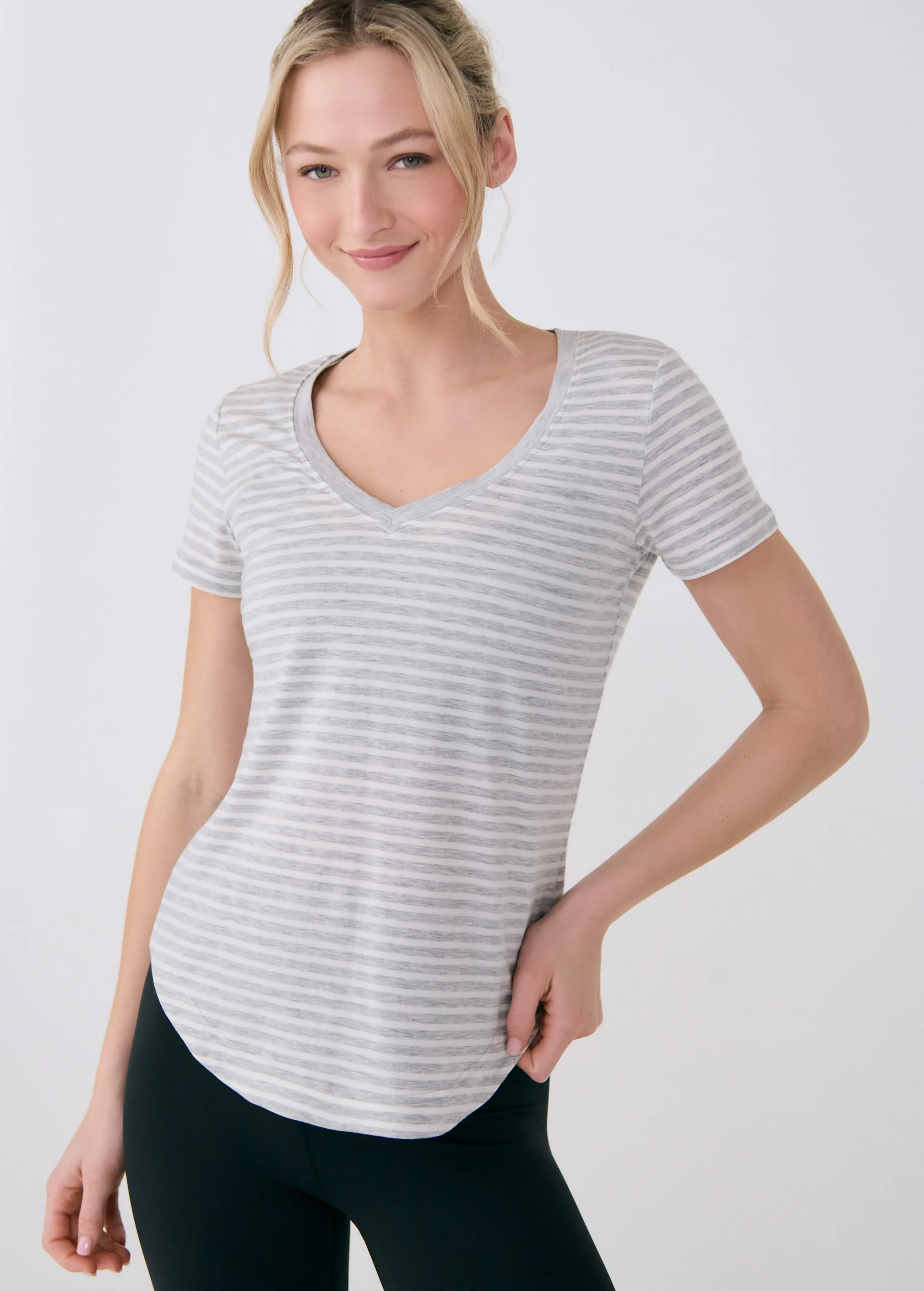 Dynamic V-neck - Image 11