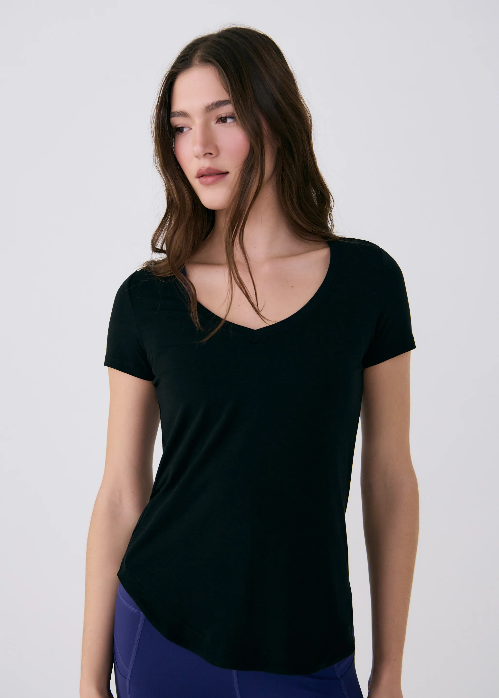 Dynamic V-neck - Image 18