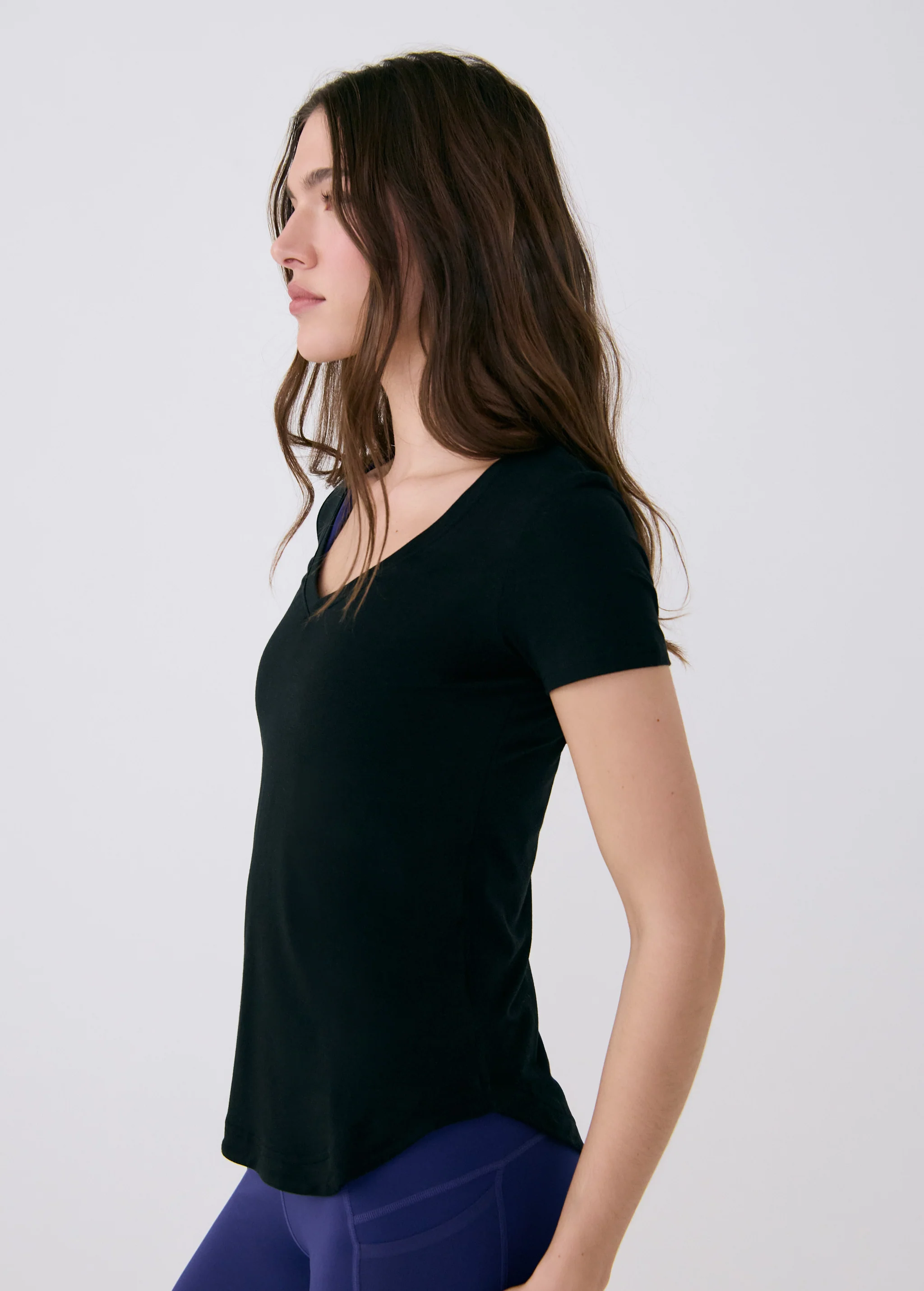 Dynamic V-neck - Image 19