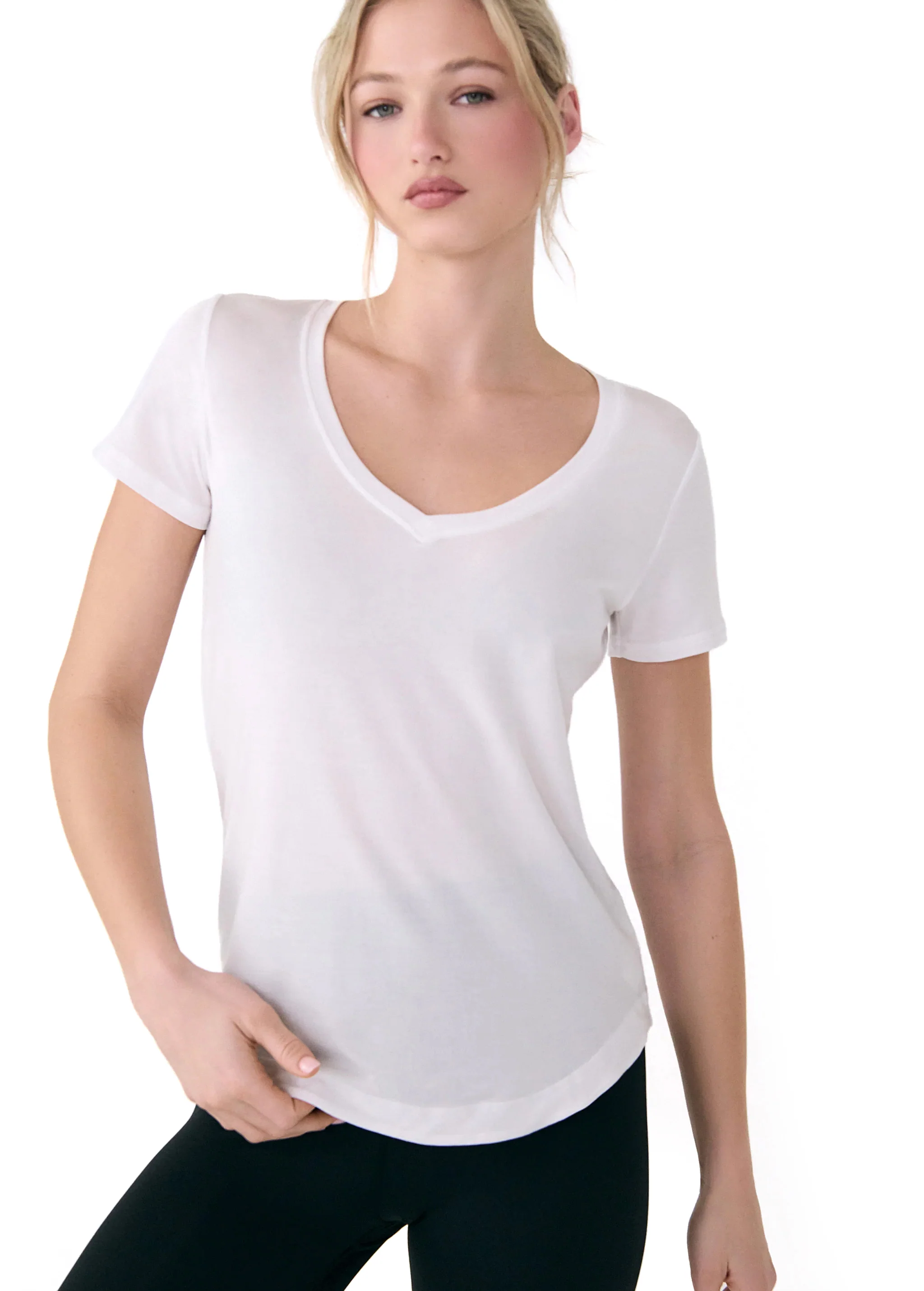 Dynamic V-neck - Image 32