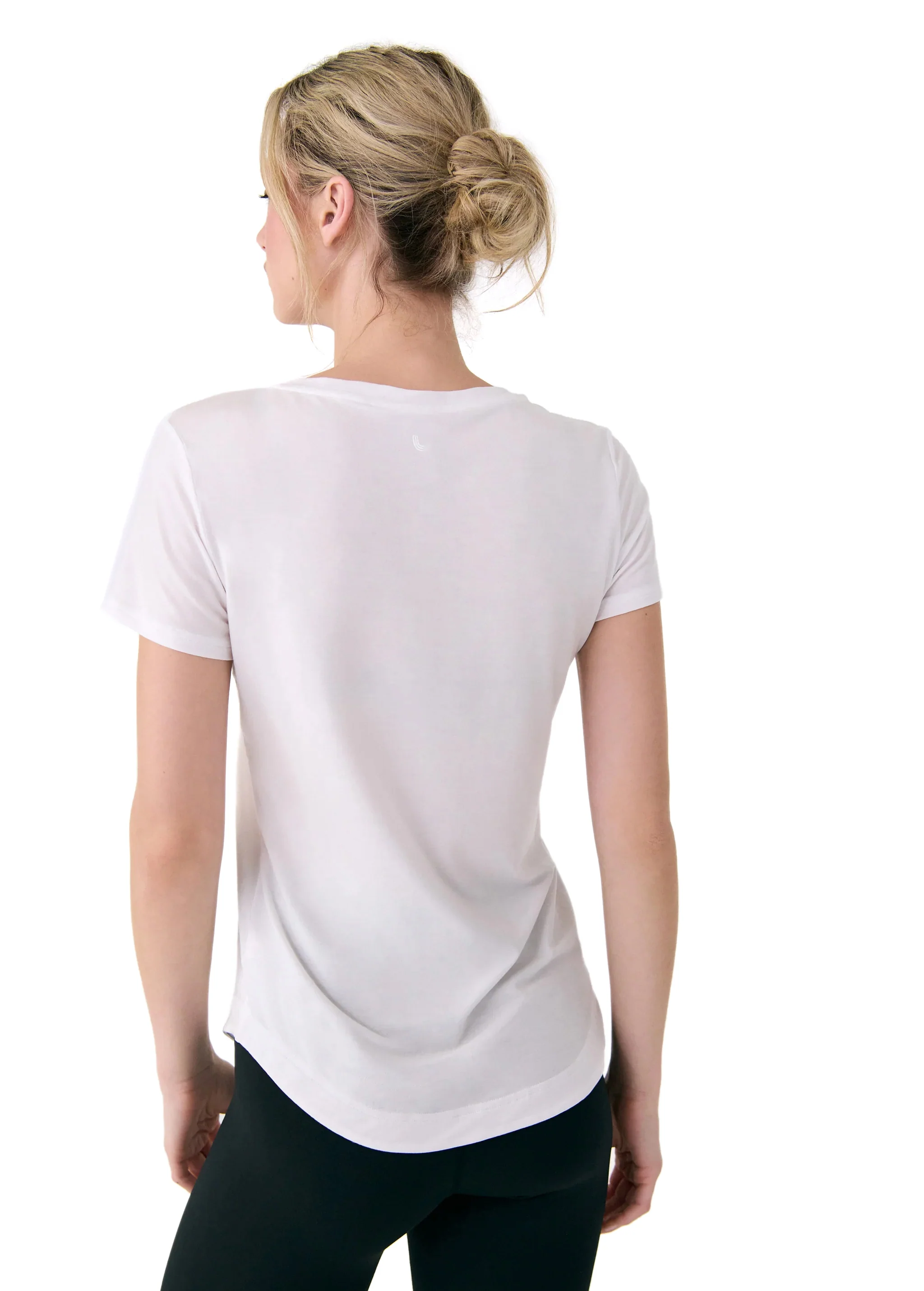 Dynamic V-neck - Image 35