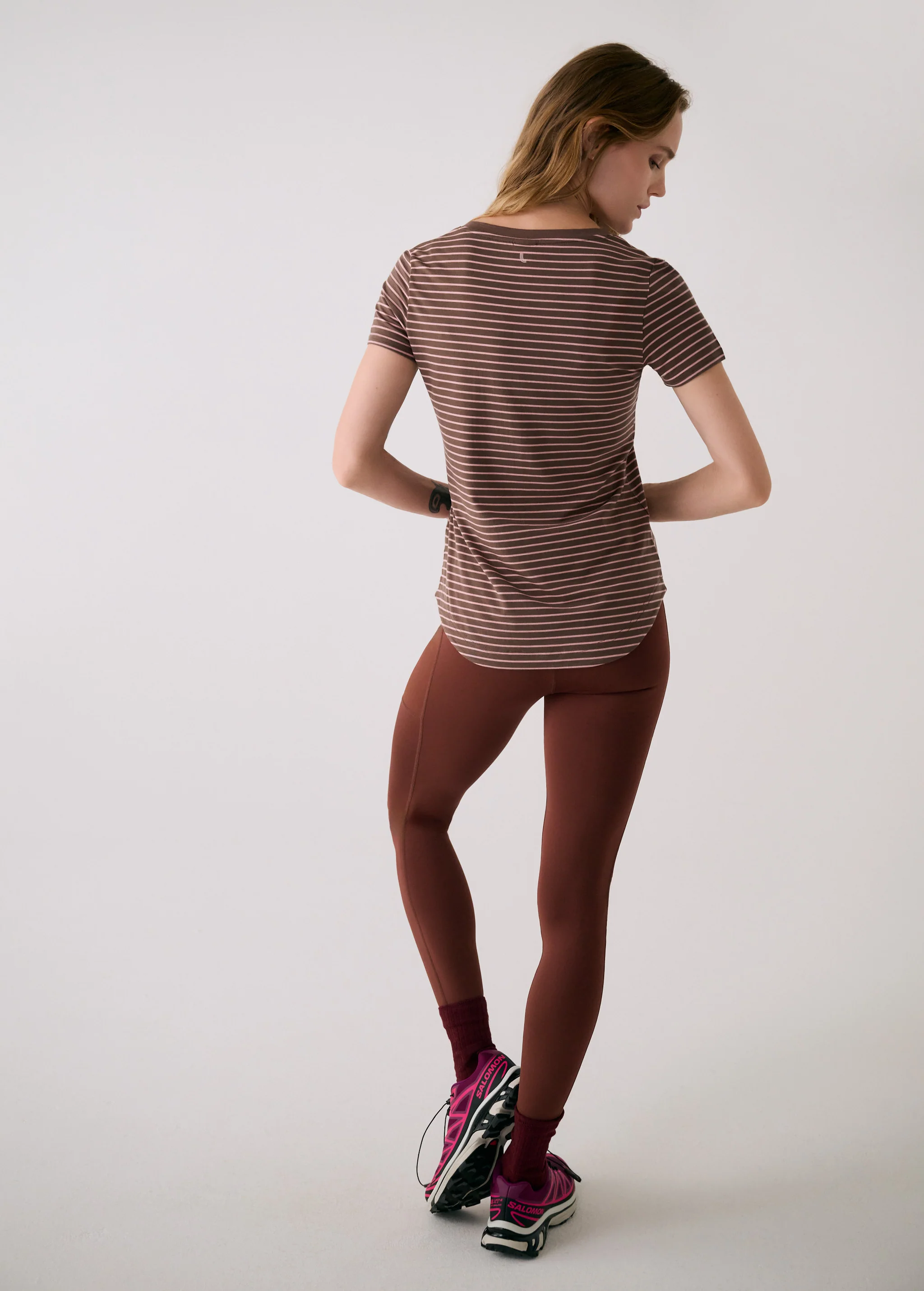 Dynamic V-neck - Image 42