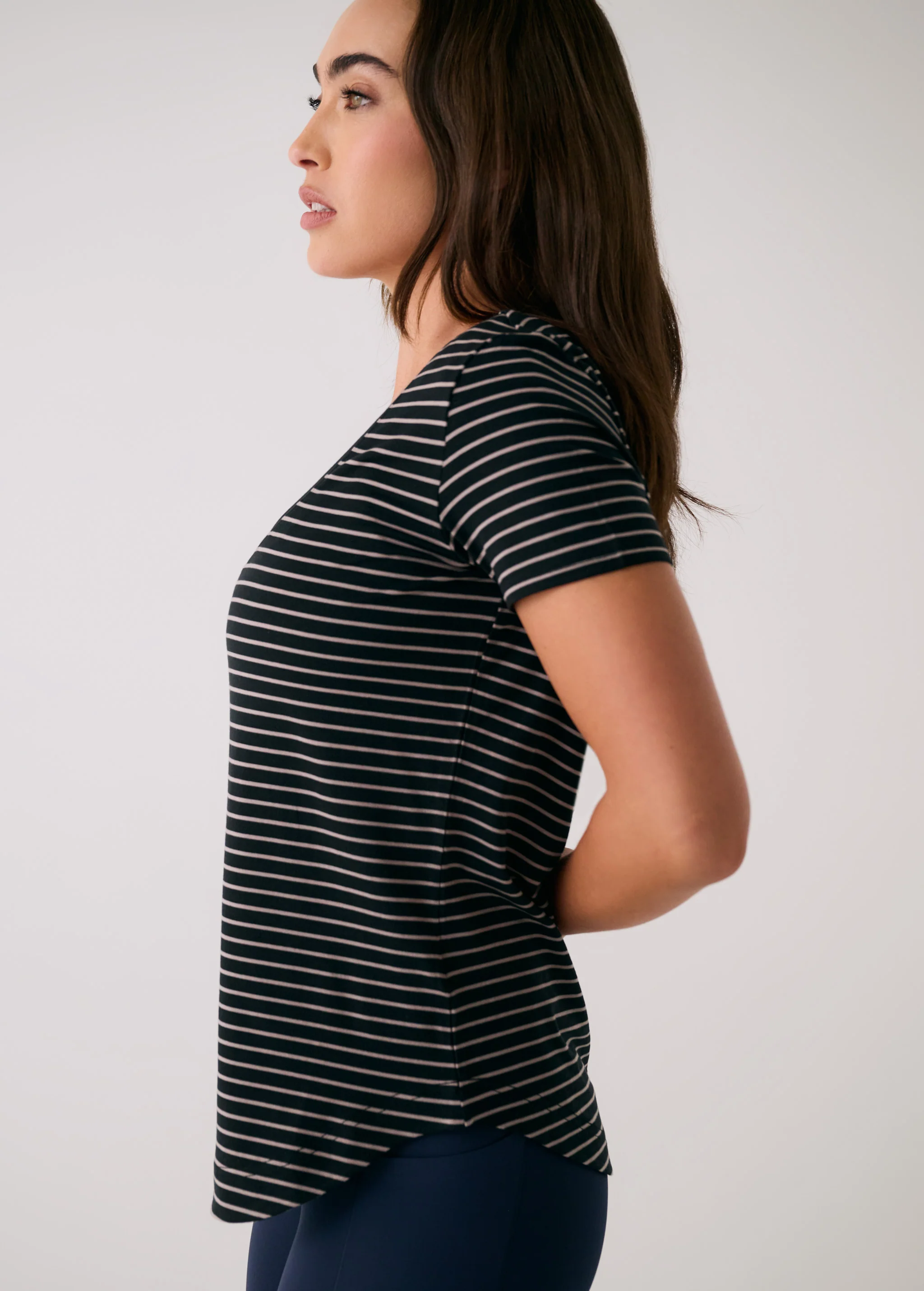 Dynamic V-neck - Image 45