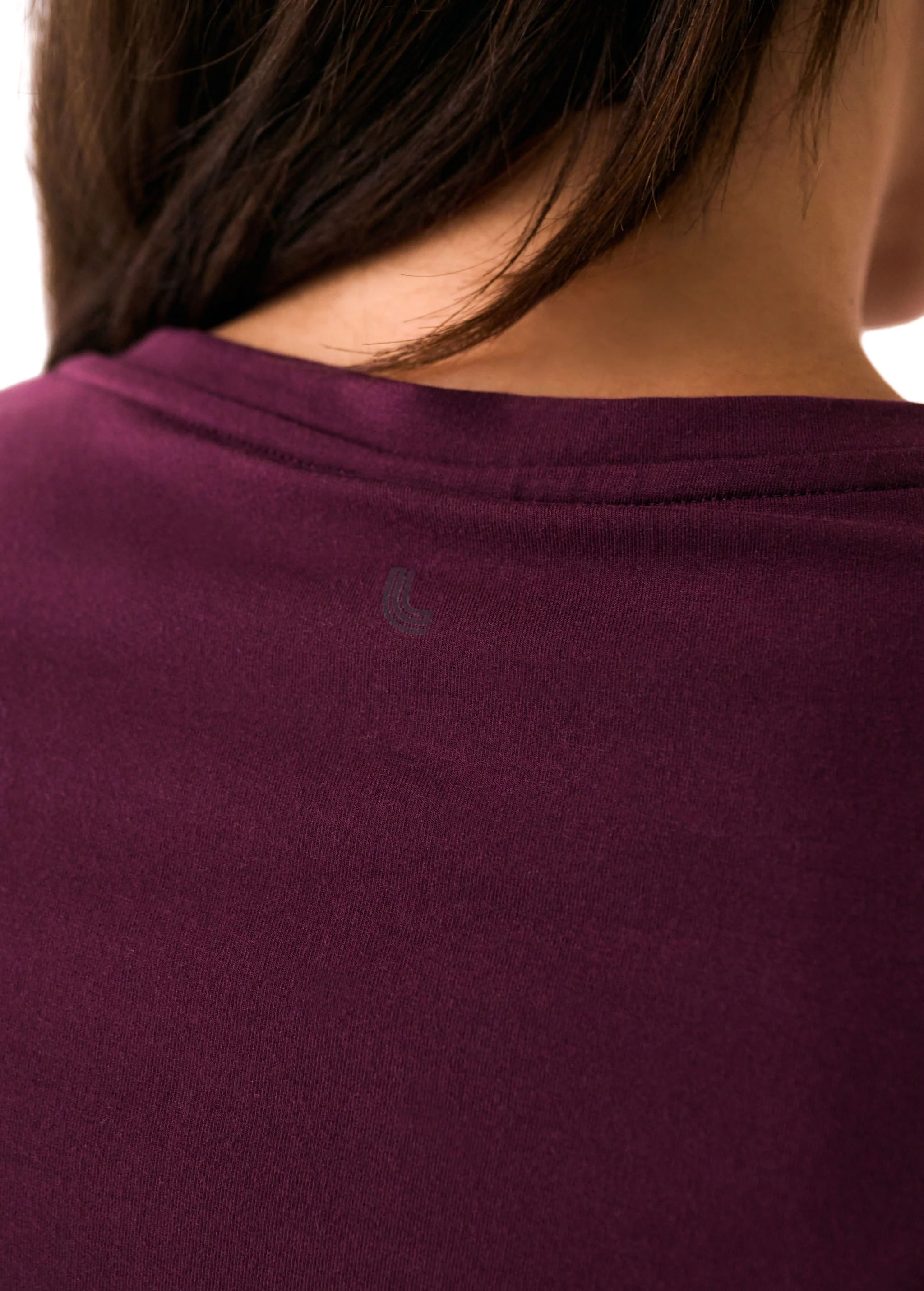 Dynamic V-neck - Image 59