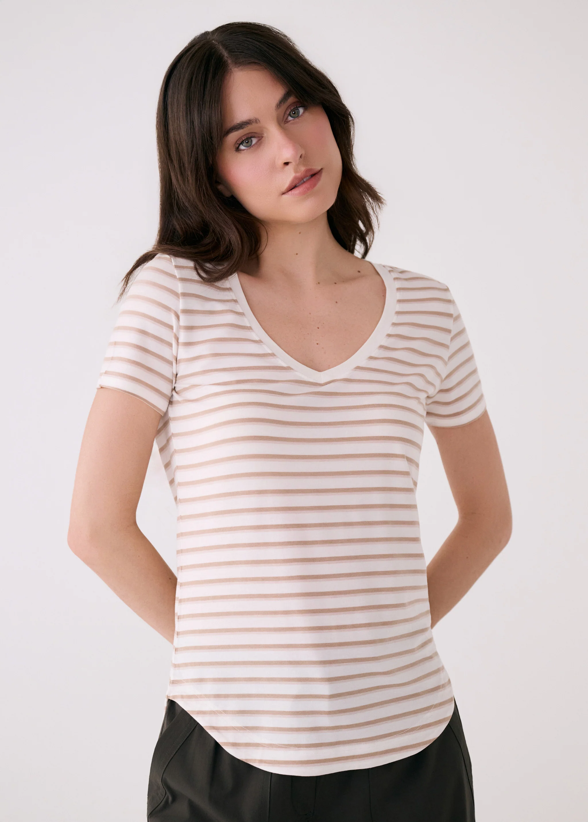 Dynamic V-neck - Image 60