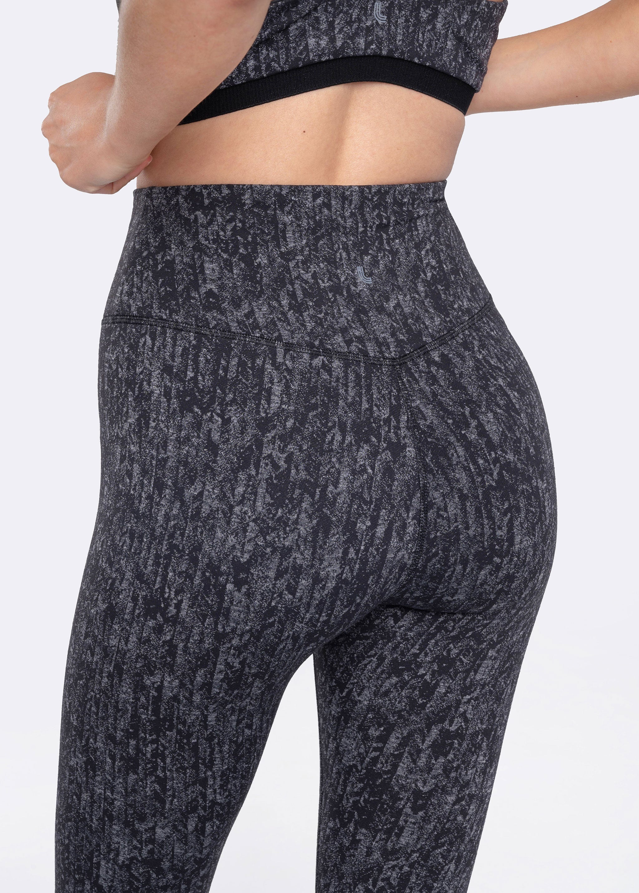 Fleury Ankle Leggings - Image 13