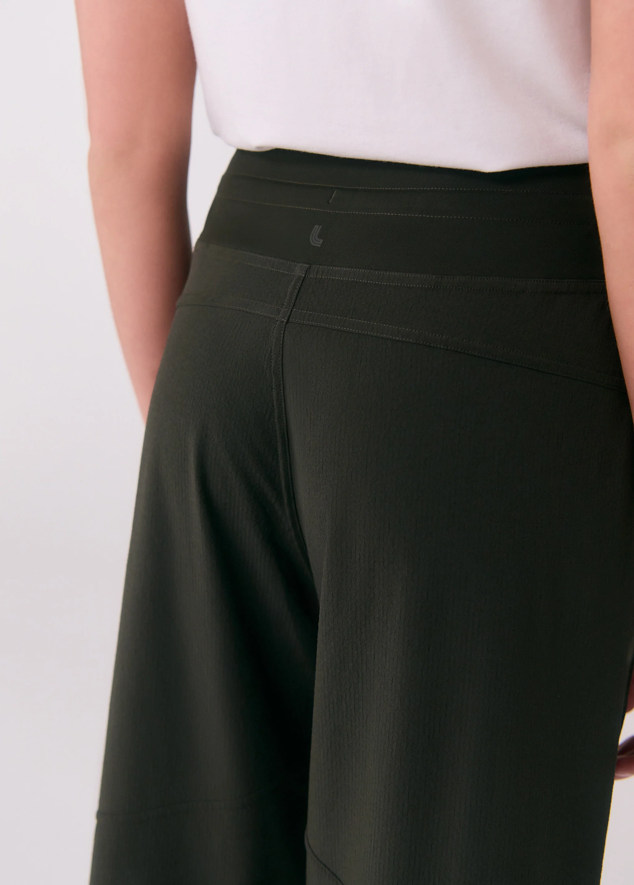 Momentum Cropped Pants - Image 5