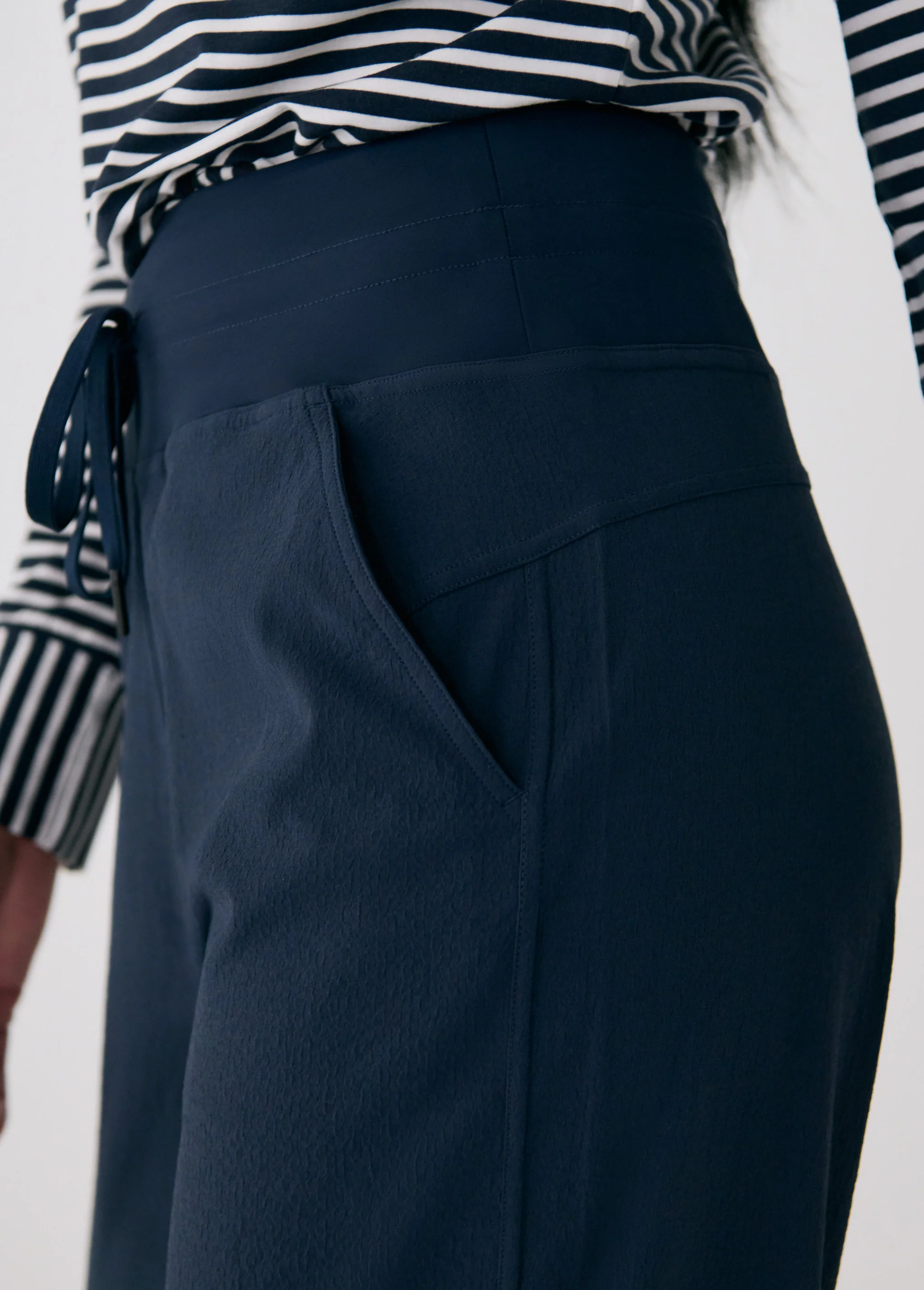 Momentum Cropped Pants - Image 7