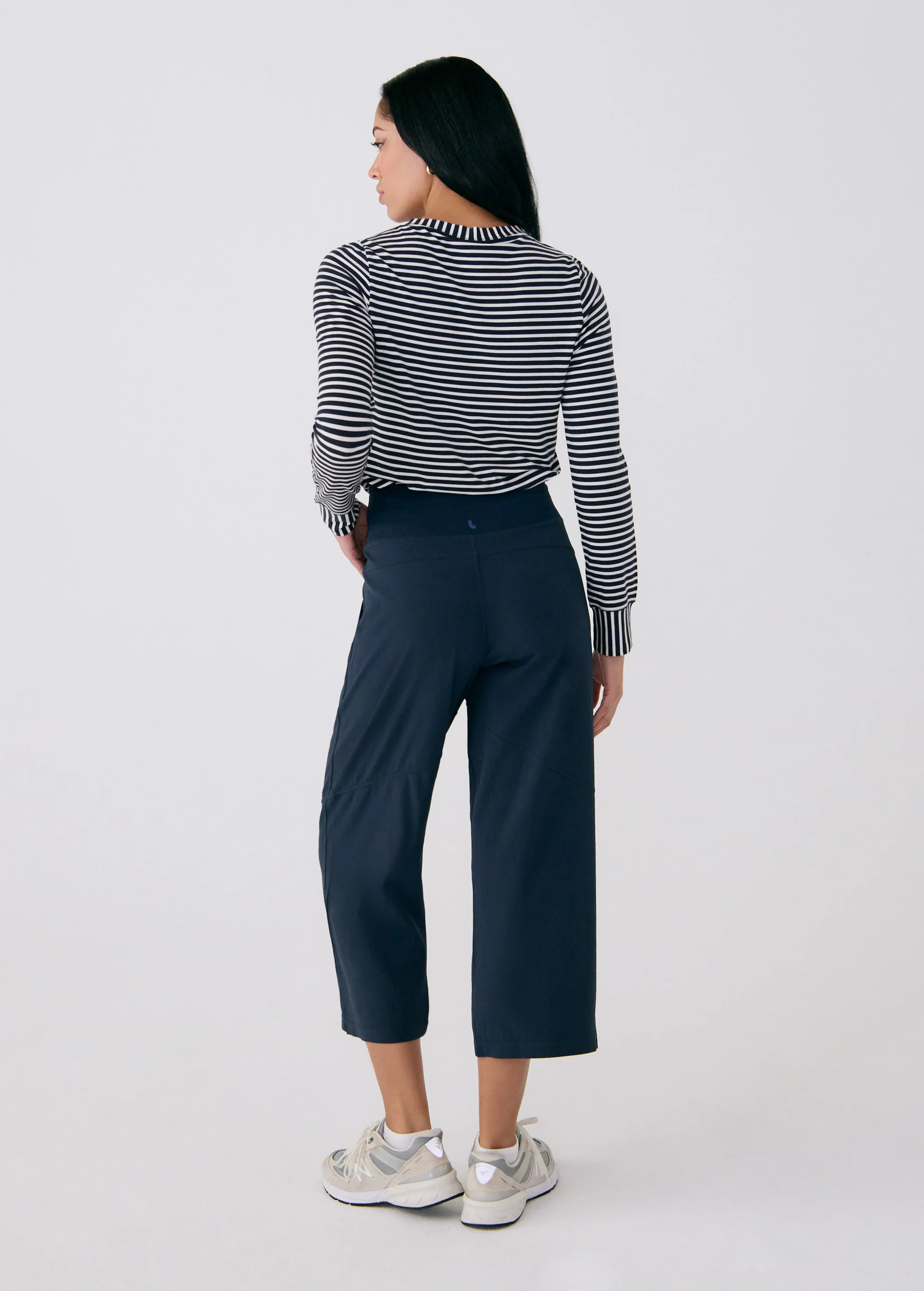 Momentum Cropped Pants - Image 9