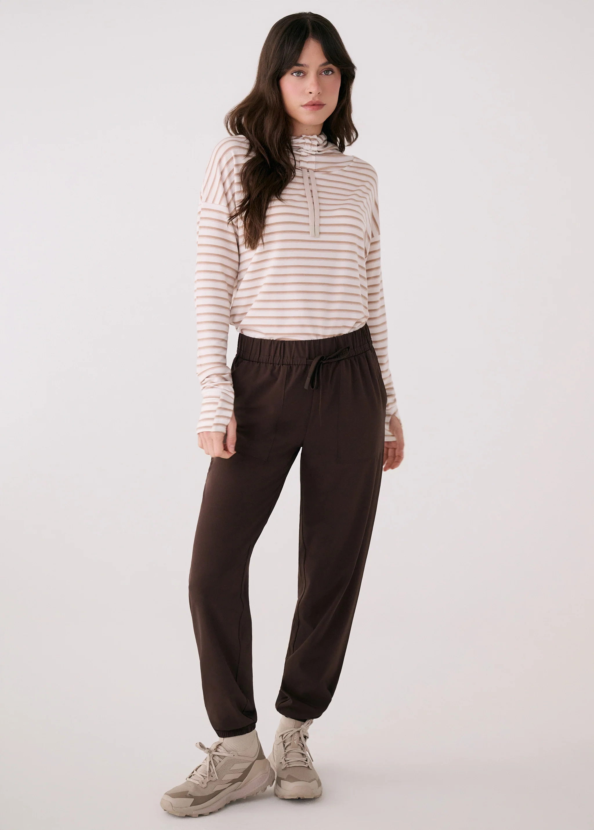 Olivie Light Jogger - Image 13