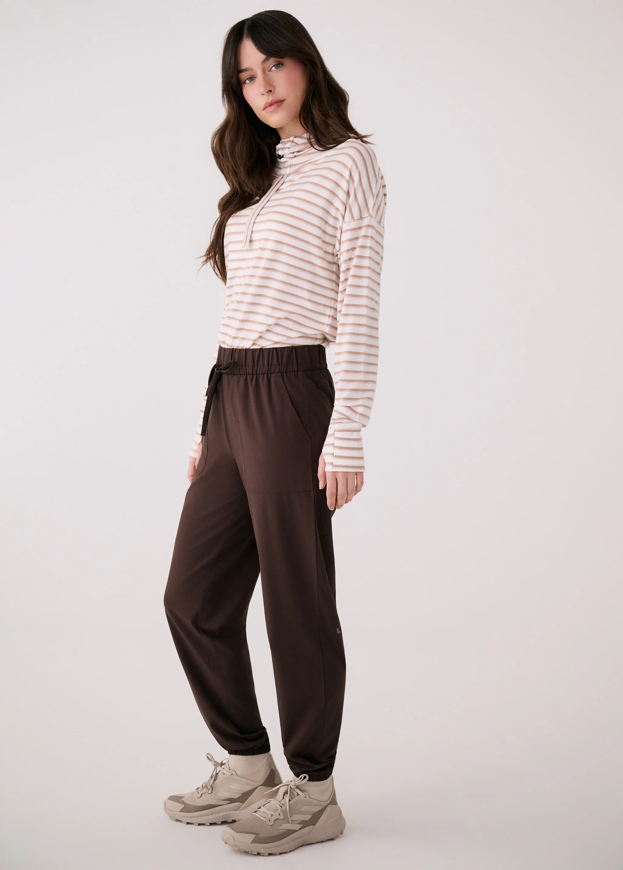 Olivie Light Jogger - Image 14