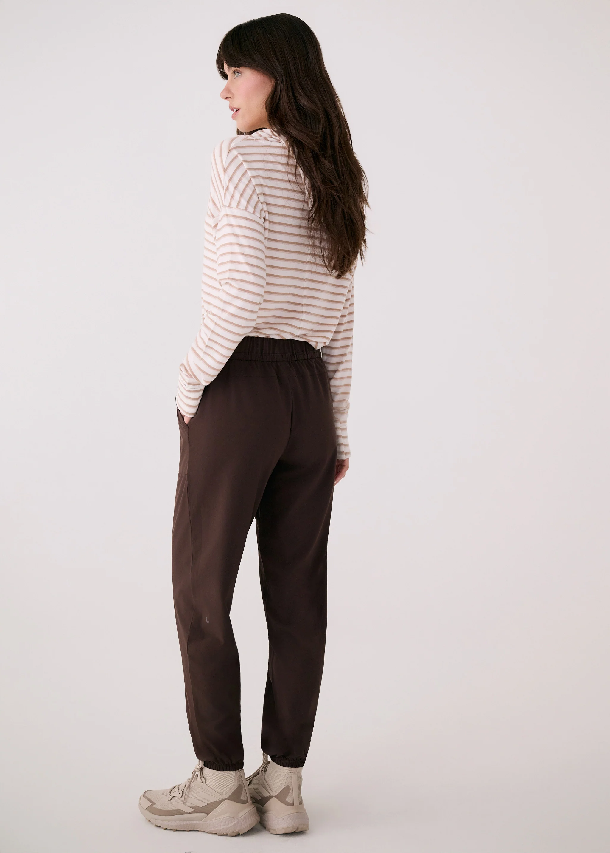 Olivie Light Jogger - Image 15