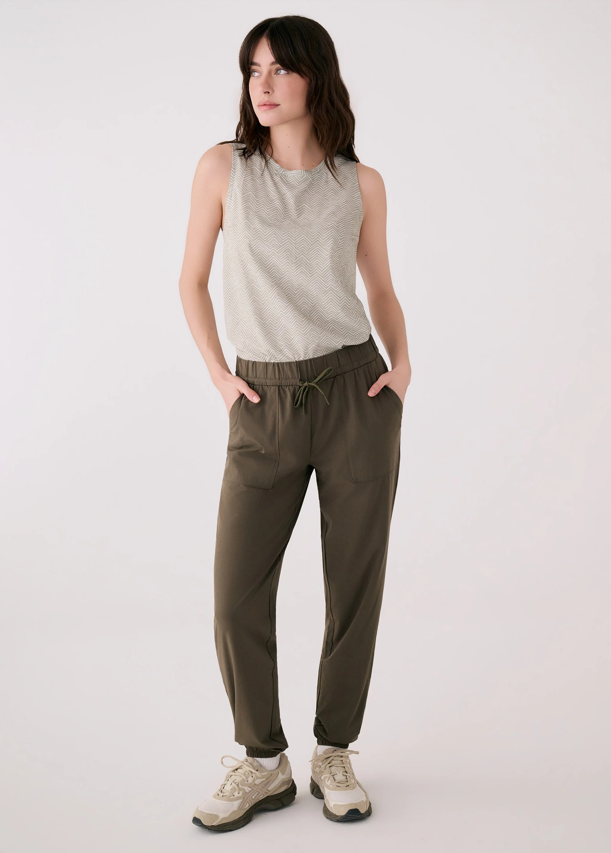 Olivie Light Jogger - Image 20