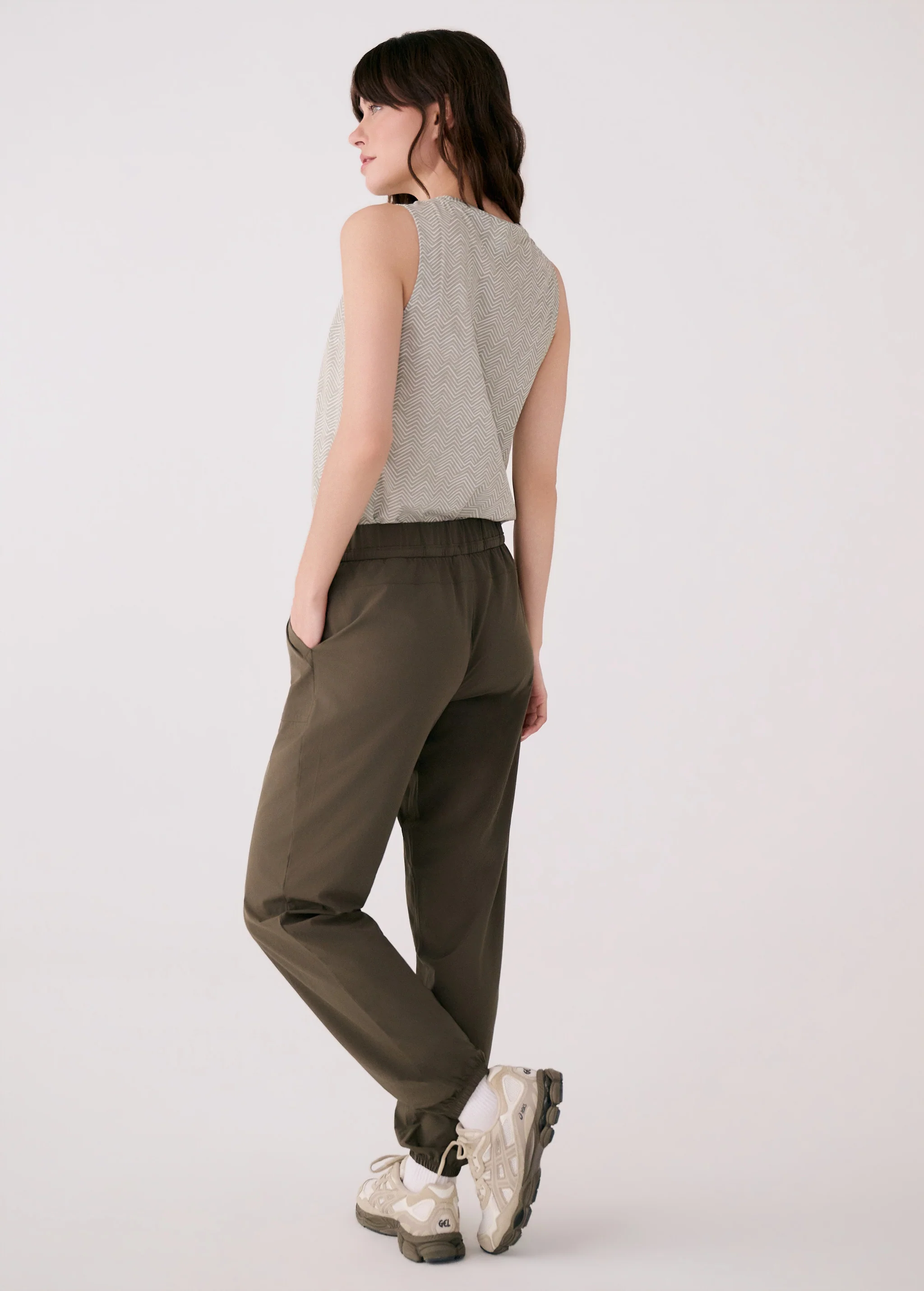 Olivie Light Jogger - Image 22