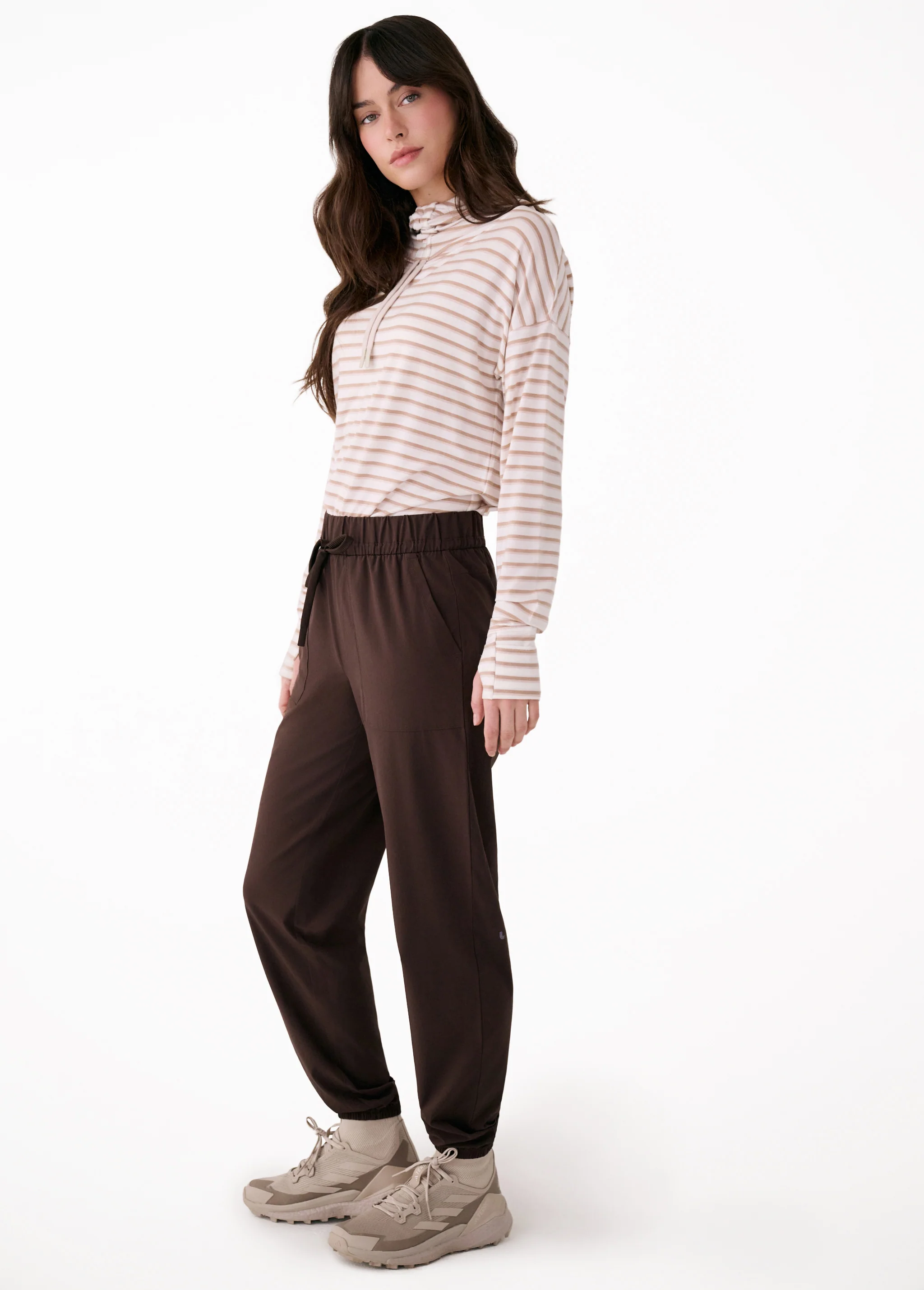Olivie Light Jogger - Image 30