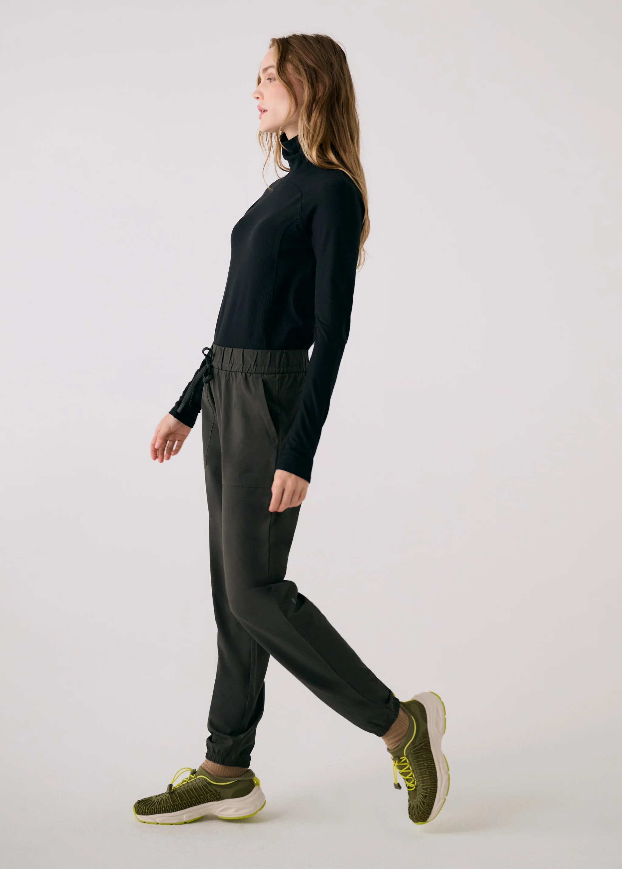 Olivie Light Jogger - Image 6