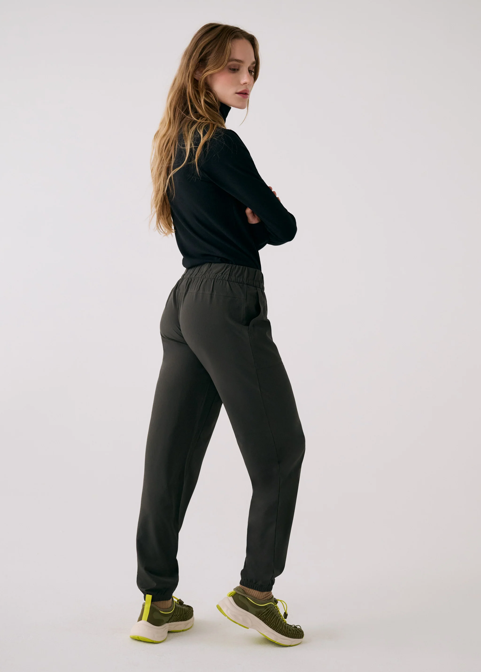 Olivie Light Jogger - Image 8
