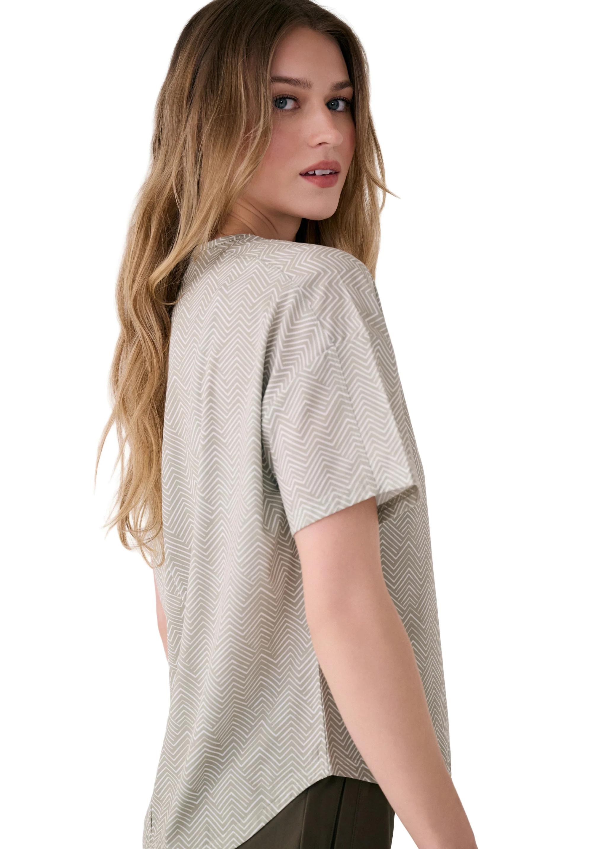 Olivie Short Sleeve - Image 17