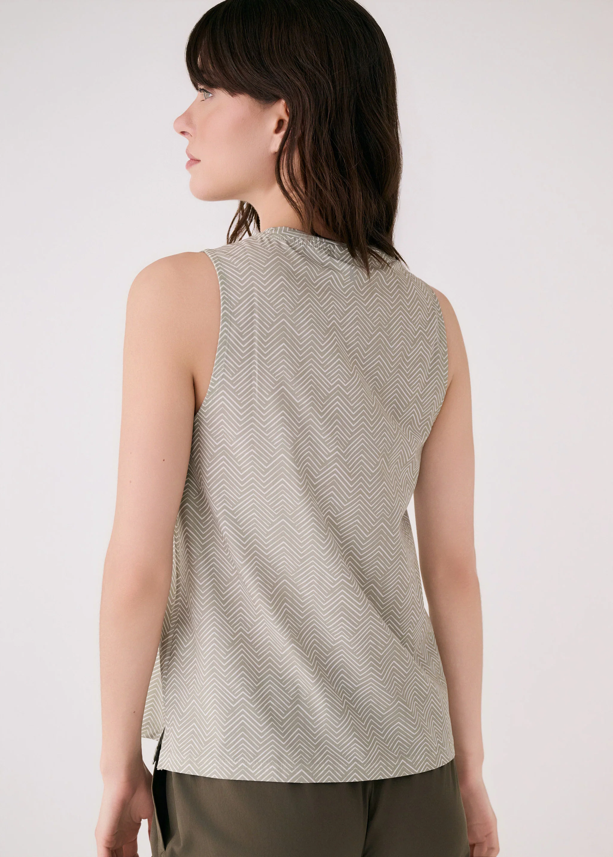 Olivie Tank - Image 15
