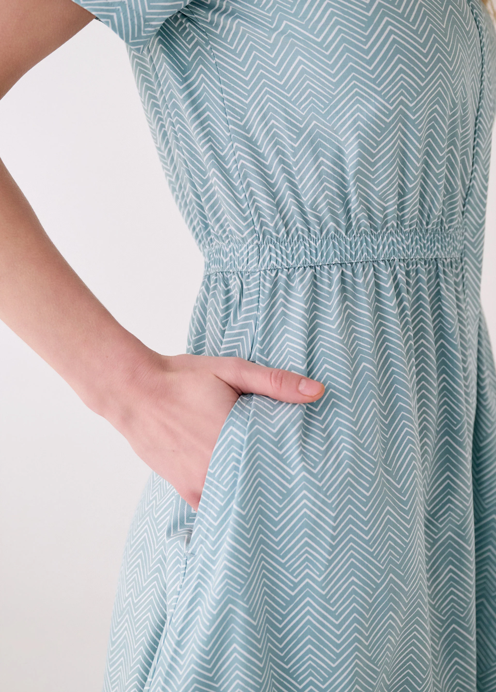 Sofia Dress Short Sleeves - Image 9