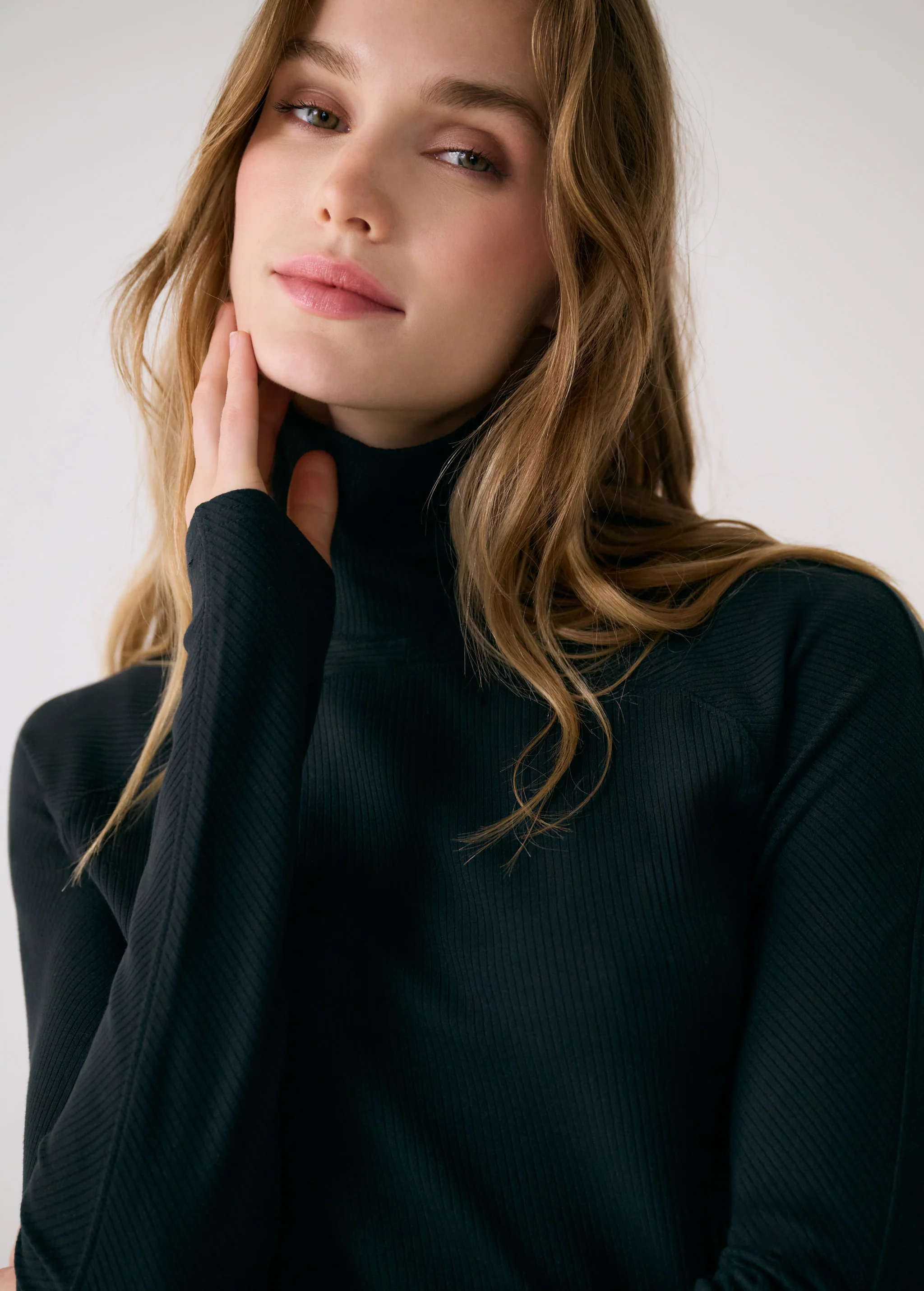 Traverse Turtleneck - Image 7